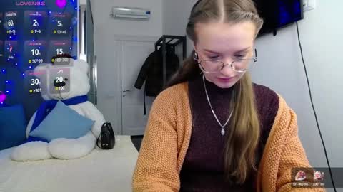 Snapshot of kate_jonson chatting on December 29, 2024, 8:33 am .Be kind and gentle with me and I will do my best for you. online show from December 29, 2024, 8:33 am