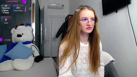 Snapshot of kate_jonson chatting on January 3, 2025, 8:10 am .Be kind and gentle with me and I will do my best for you. online show from January 3, 2025, 8:10 am