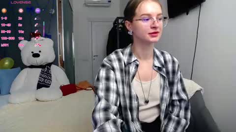 Snapshot of kate_jonson chatting on February 20, 2025, 7:23 am .Be kind and gentle with me and I will do my best for you. online show from February 20, 2025, 7:23 am