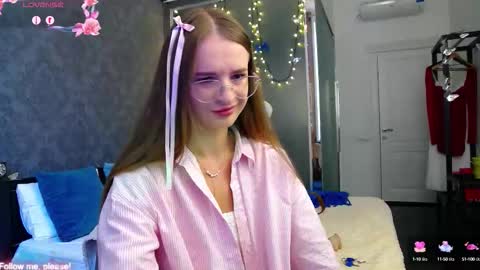 Snapshot of kate_jonson chatting on September 22, 2025, 12:18 pm .Be kind and gentle with me and I will do my best for you. online show from September 22, 2025, 12:18 pm