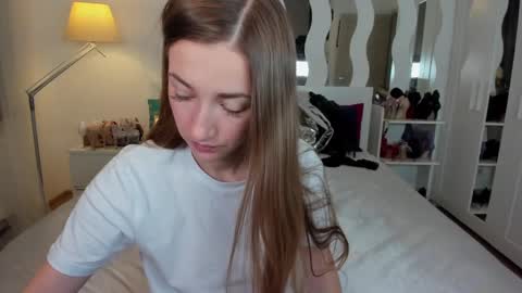 Snapshot of kate_redgar chatting on March 3, 2025, 1:31 pm kate_redgar online show from March 3, 2025, 1:31 pm