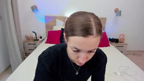 Snapshot of kate_redgar chatting on September 30, 2025, 1:05 pm kate_redgar online show from September 30, 2025, 1:05 pm