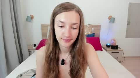 kate_redgar online show from June 21, 2026, 5:04 pm