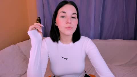 KATE online show from April 26, 2026, 6:33 am
