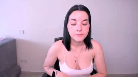 KATE online show from June 25, 2026, 7:02 am
