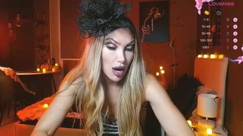 Snapshot of kate_space chatting on October 31, 2025, 9:27 pm Therapist online show from October 31, 2025, 9:27 pm