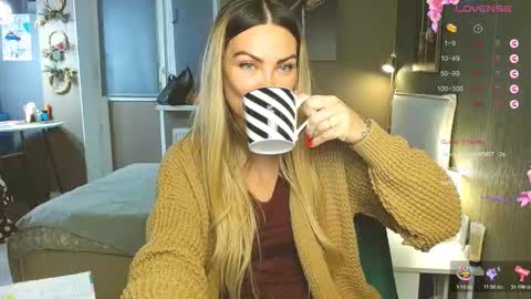 Snapshot of kate_space chatting on November 30, 2025, 4:11 pm Therapist online show from November 30, 2025, 4:11 pm