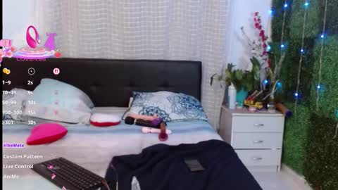 Snapshot of kateangelly chatting on September 19, 2025, 3:19 am kateangelly online show from September 19, 2025, 3:19 am