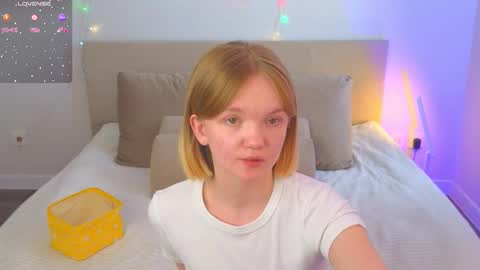 katebunnys online show from March 21, 2026, 8:19 am
