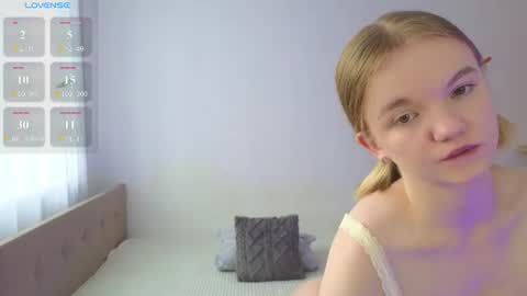 Snapshot of katebunnys chatting on June 11, 2026, 4:43 am katebunnys online show from June 11, 2026, 4:43 am