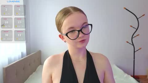 Snapshot of katebunnys chatting on June 15, 2026, 4:15 am katebunnys online show from June 15, 2026, 4:15 am