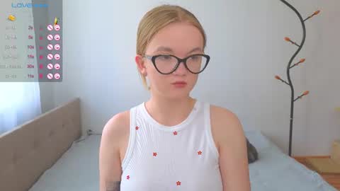 Snapshot of katebunnys chatting on July 4, 2026, 5:13 am katebunnys online show from July 4, 2026, 5:13 am