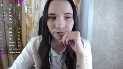 Snapshot of katecrash chatting on March 1, 2025, 12:45 pm YourKate online show from March 1, 2025, 12:45 pm