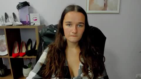 Snapshot of katedesire chatting on September 15, 2025, 2:06 pm Kate online show from September 15, 2025, 2:06 pm