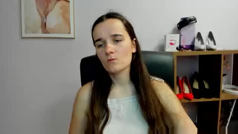 Kate  online show from May 31, 2026, 7:04 am