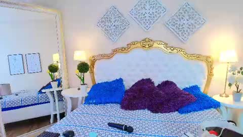 katee Martinez online show from June 11, 2026, 7:56 pm