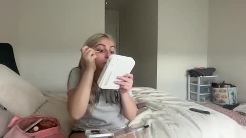 Snapshot of kateharperr chatting on December 14, 2025, 8:02 pm kateharperr online show from December 14, 2025, 8:02 pm