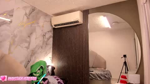 Snapshot of katemoss70 chatting on February 23, 2025, 5:39 pm Im Katherine but call me Kate online show from February 23, 2025, 5:39 pm