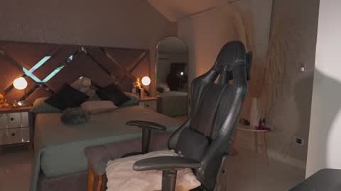  Kate Owens  online show from February 1, 2026, 10:47 am