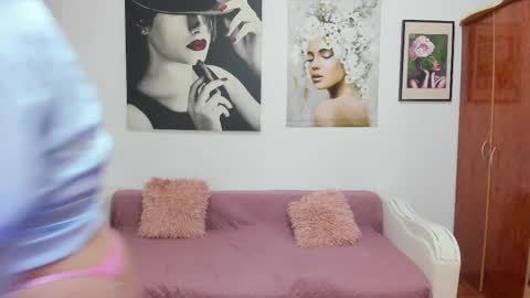 Anna online show from October 20, 2025, 3:40 am