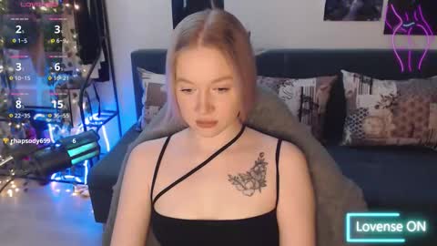 Lisa online show from October 28, 2025, 2:04 am