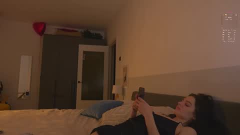 katesee online show from February 17, 2026, 11:33 pm