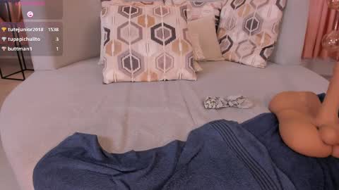 K A T E  online show from February 24, 2025, 5:20 pm