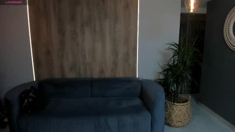 K A T E  online show from March 8, 2025, 12:30 pm