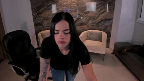 Snapshot of katesunder chatting on June 8, 2026, 7:53 am K A T E online show from June 8, 2026, 7:53 am