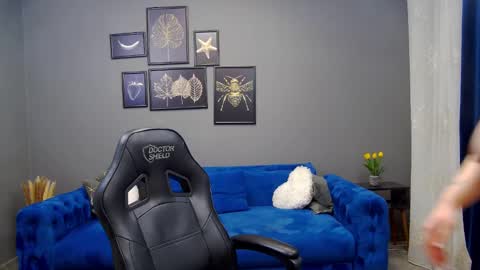 Kate online show from January 28, 2025, 6:49 pm