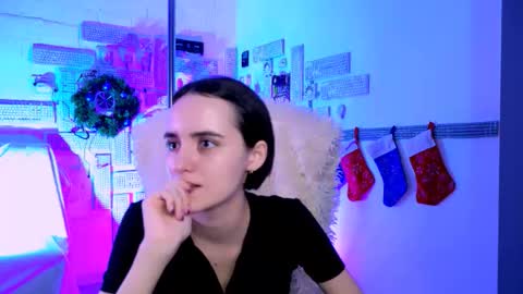 katewillows online show from January 12, 2026, 4:29 am