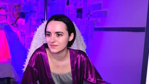 katewillows online show from February 6, 2026, 3:55 am