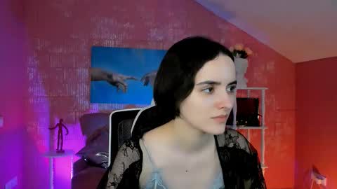 katewillows online show from March 16, 2026, 4:29 am