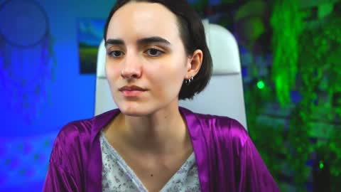 katewillows online show from March 17, 2026, 4:39 am