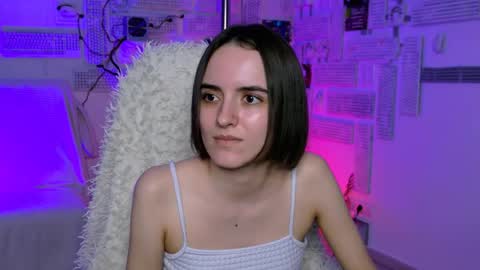 katewillows online show from April 25, 2026, 4:59 am
