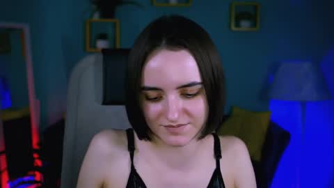 katewillows online show from April 30, 2026, 5:03 am