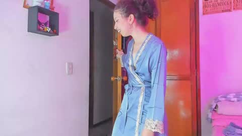 Snapshot of kathc_19 chatting on December 28, 2024, 3:37 am Katerine online show from December 28, 2024, 3:37 am