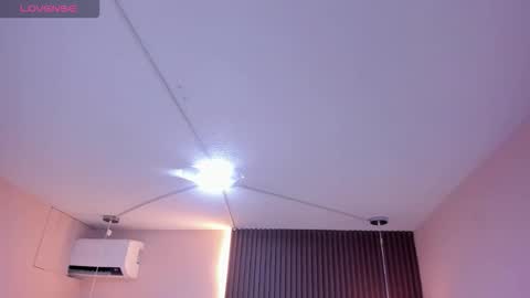   online show from December 21, 2025, 11:28 am