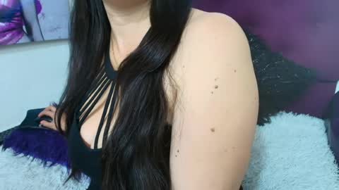 Snapshot of katherine_blair chatting on June 24, 2026, 1:10 pm katherine_blair online show from June 24, 2026, 1:10 pm