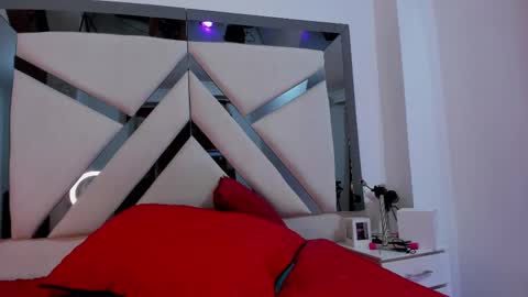 Katherine Foster online show from February 18, 2025, 11:30 pm