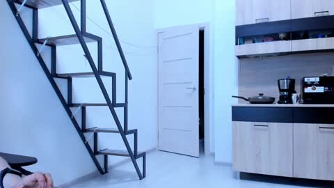 Snapshot of katherinemidnight chatting on December 19, 2024, 9:18 am Katherine online show from December 19, 2024, 9:18 am