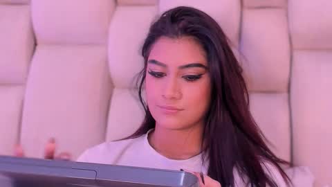 katherineruiz_ online show from March 15, 2026, 12:33 pm