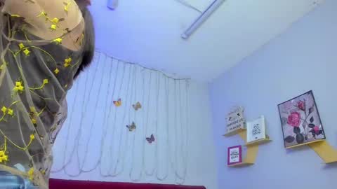 Paola online show from February 14, 2025, 1:51 pm