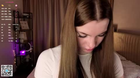 Lola online show from April 27, 2026, 4:10 am
