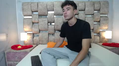 Kaht y Aiden online show from July 7, 2026, 1:37 pm
