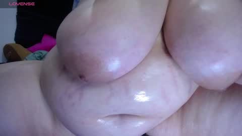 Snapshot of kathybigboobsbbw_ chatting on June 30, 2026, 5:14 pm kathybigboobsbbw_ online show from June 30, 2026, 5:14 pm