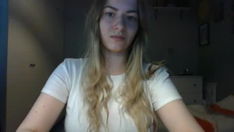 Snapshot of kathysky40 chatting on November 17, 2025, 9:59 am KATHY online show from November 17, 2025, 9:59 am