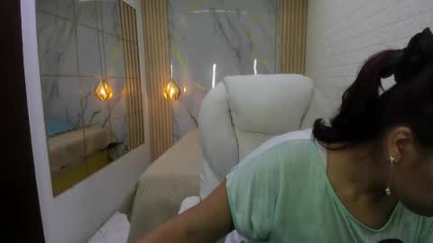 Snapshot of kati_momy chatting on July 22, 2026, 2:36 am kati online show from July 22, 2026, 2:36 am