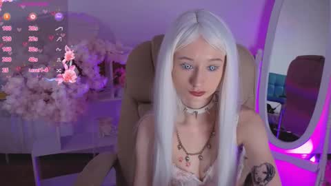 Katia  online show from November 19, 2025, 6:35 am