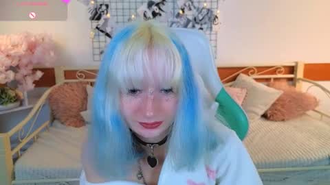 Katia  online show from April 19, 2026, 5:18 am
